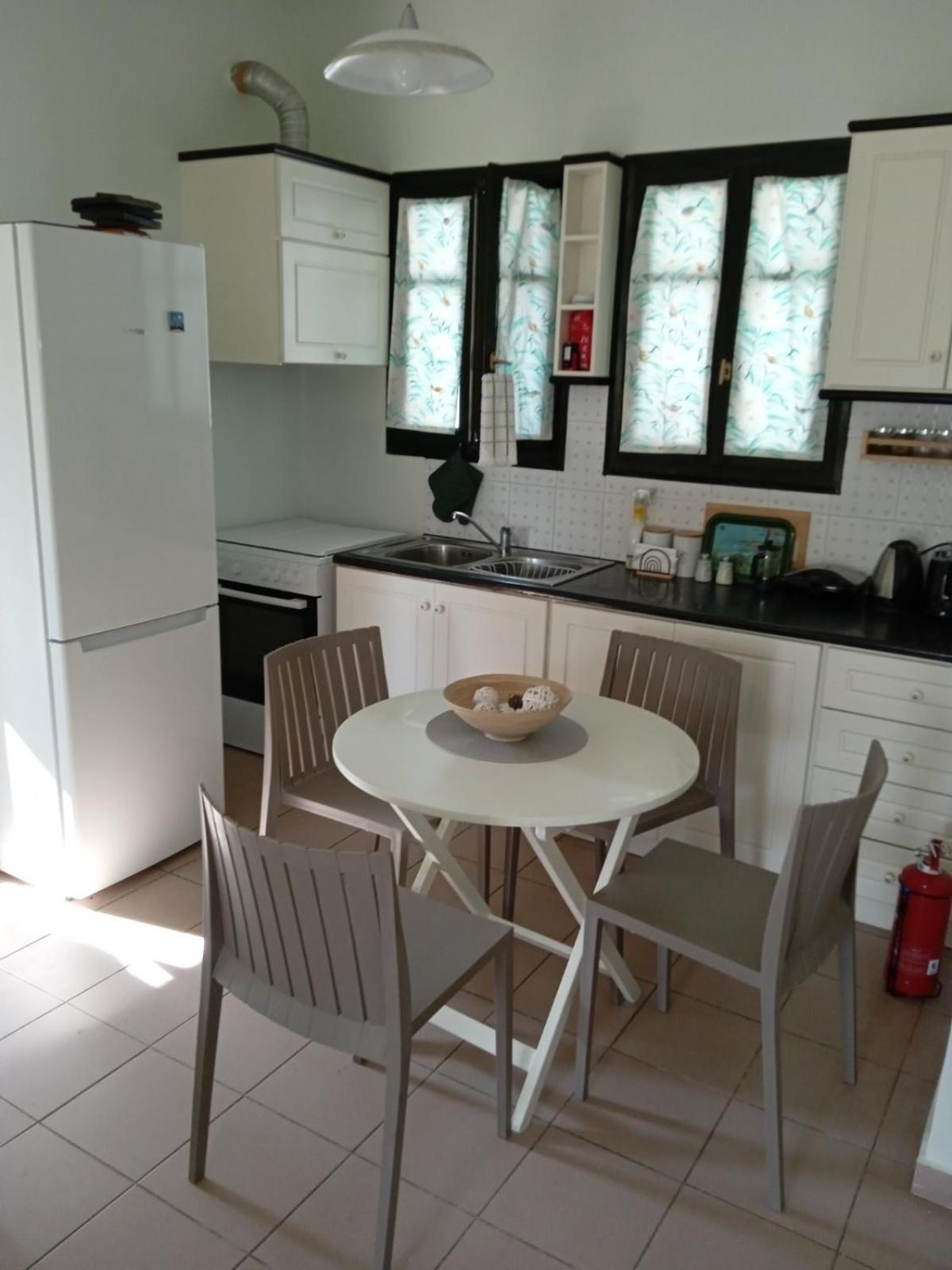 Phoeve Apt-Lovely 1-Br Rental Near The Beach Kalathas Ngoại thất bức ảnh